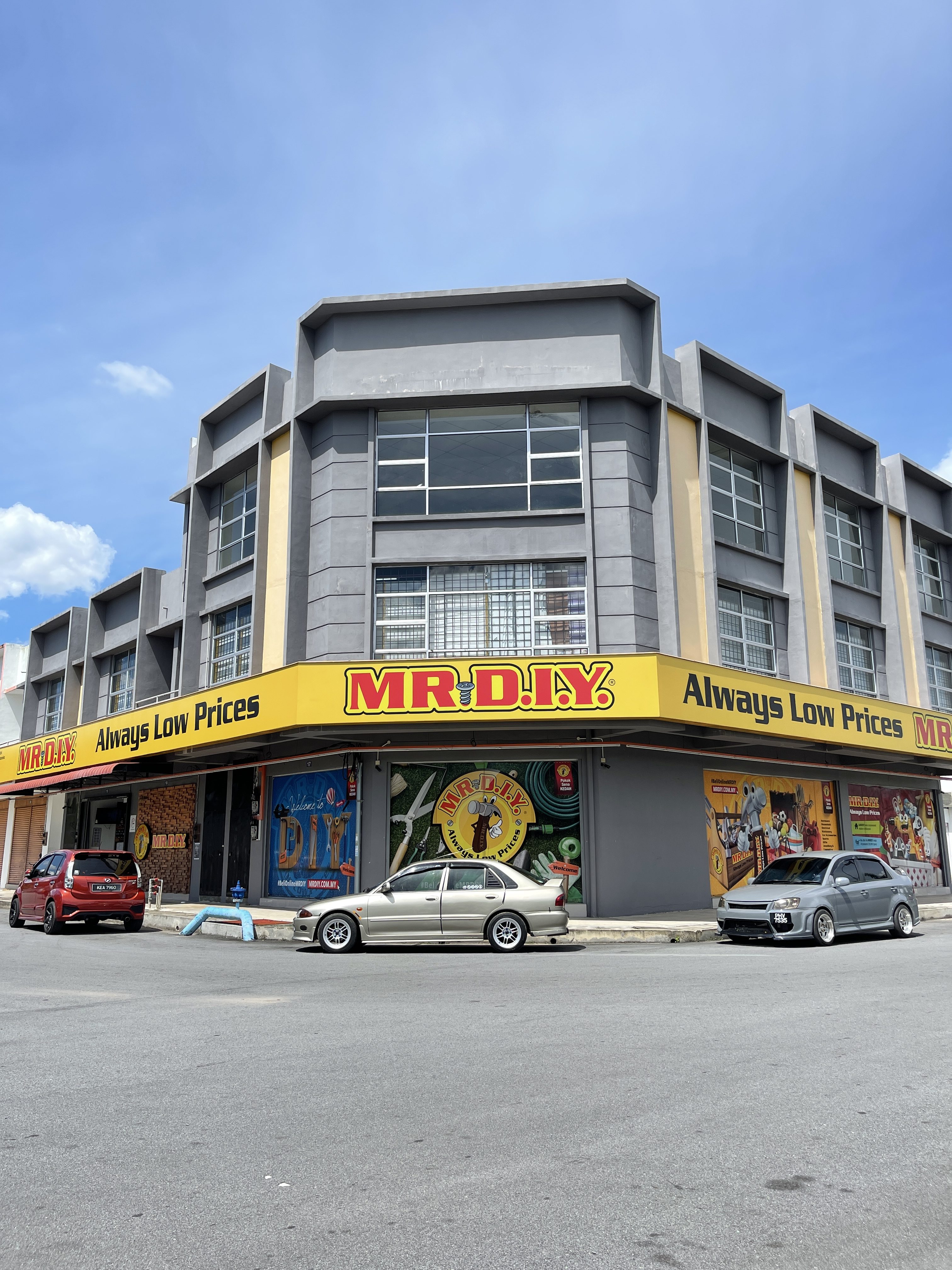 Sena Central - commercial units in use